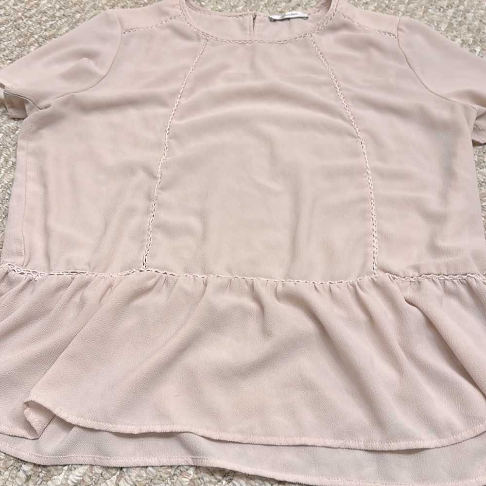🔥Mandee. light pink boho loose fitting ruffle, bottom, short sleeve blouse - Picture 3 of 9